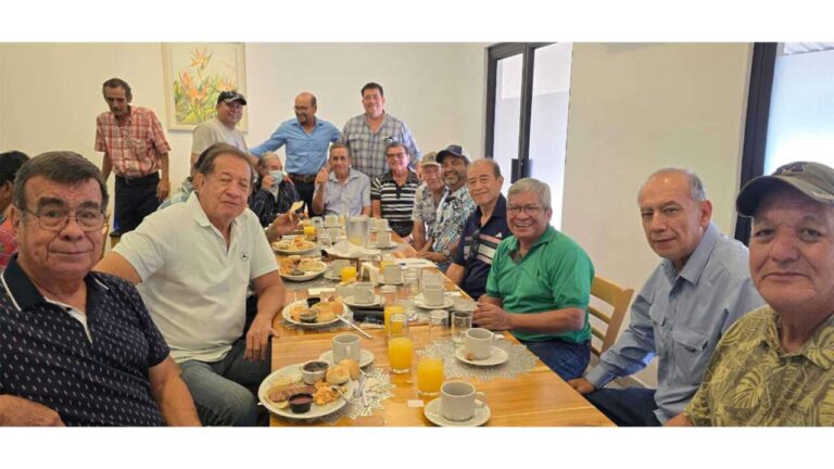 Ex-trabajadores-de-la-empresa-eléctrica-se-reencuentran-tras-más-de-30-años-en-Escuintla