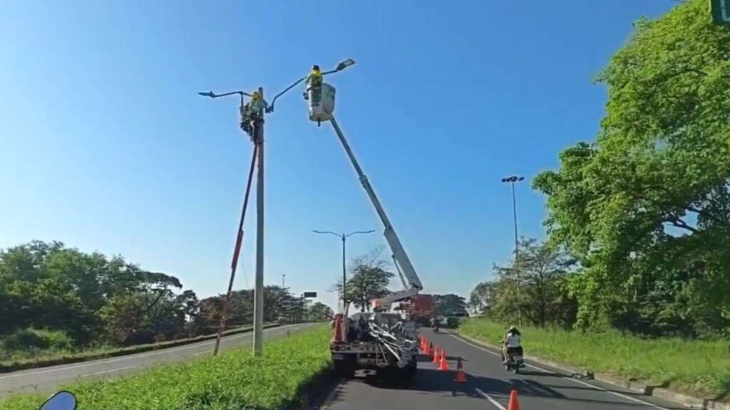 Opera Captura de pantalla_2025-12-11_151331_www.facebook.com